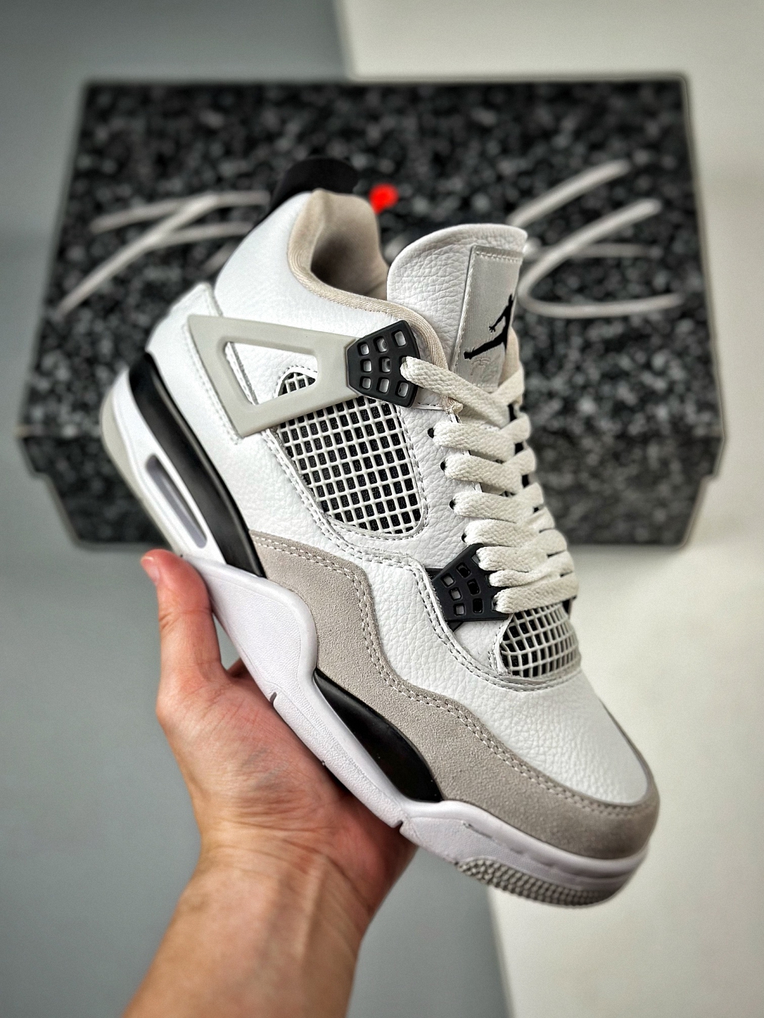 Air Jordan 4 